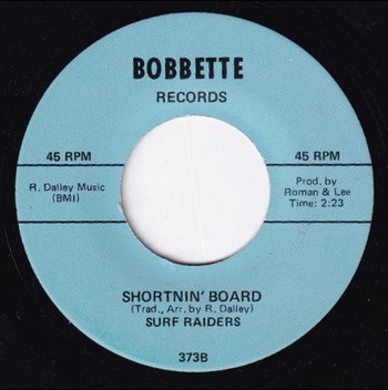 The Surf Raiders – Steel Pier (7") - Image 2